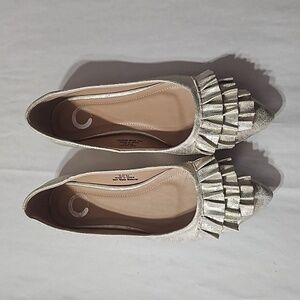 Journey Collection Flats NWT
